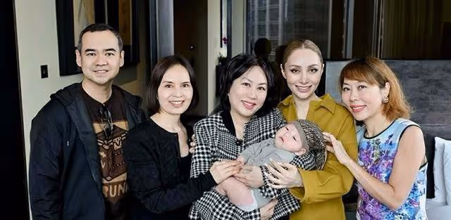 恭喜!香港知名富三代混血女友平安生子,寶寶滿百天顏值高
