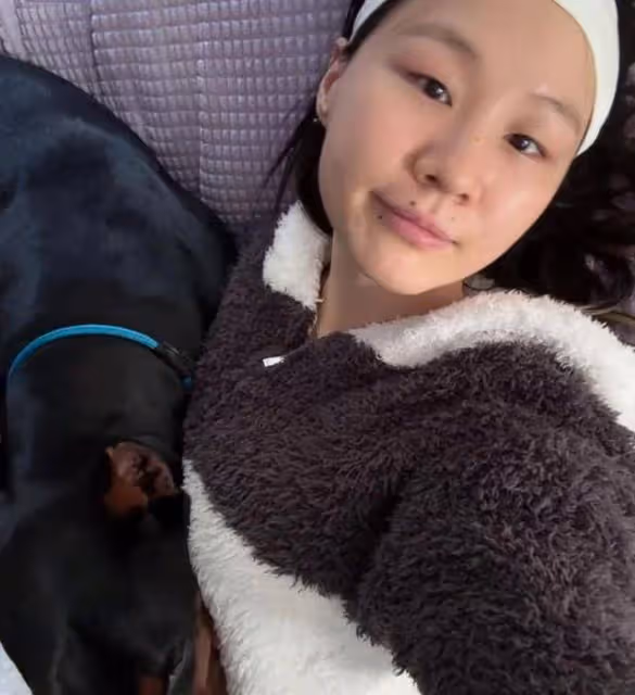 32歲金靖出月子首曬照,素顏狀態超贊,打扮精緻被贊最美辣媽
