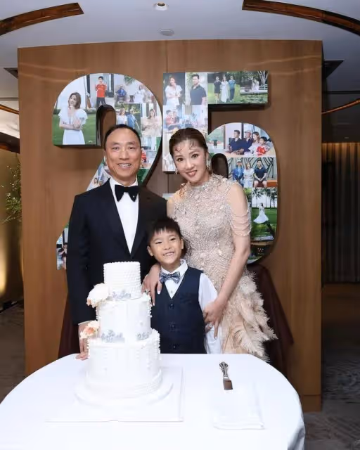 70歲香港富商自爆曾兩次患癌經歷豁然對待,與前港姐冠軍婚後育兩子勁恩愛
