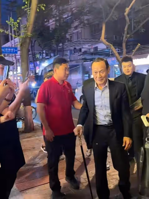 81歲老牌港星罕談抗癌經歷,曾中風兼患腦癌3期都醫好,坦言上天都幫自己