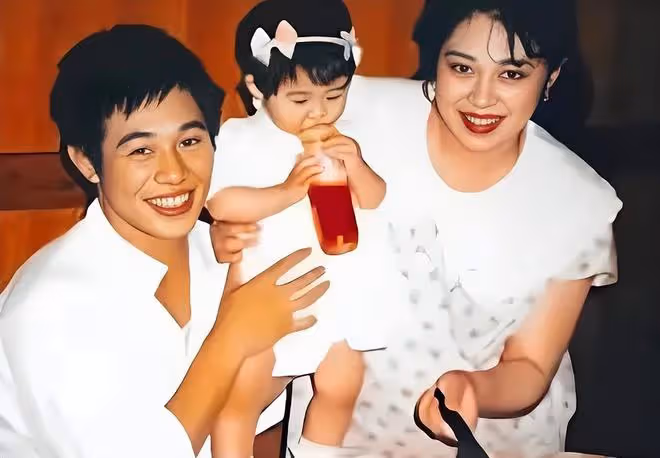李連杰離婚33年,前妻嫁了美國華裔,4個女兒的現狀天差地別!
