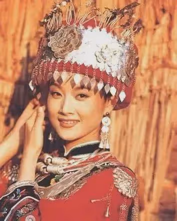 「民歌天后」宋祖英「消失」12年後再度亮相:身著香奈兒引人關注