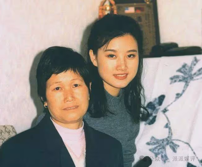 「民歌天后」宋祖英「消失」12年後再度亮相:身著香奈兒引人關注
