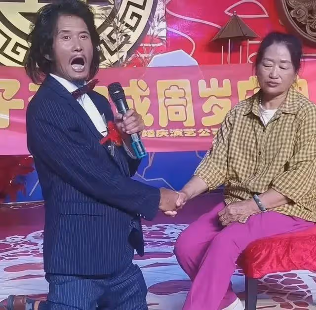 網紅夫妻直播時被砸死!當天參加完白事活動,留下2個年幼的孩子