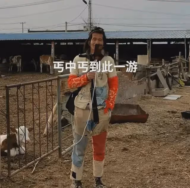 網紅夫妻直播時被砸死!當天參加完白事活動,留下2個年幼的孩子