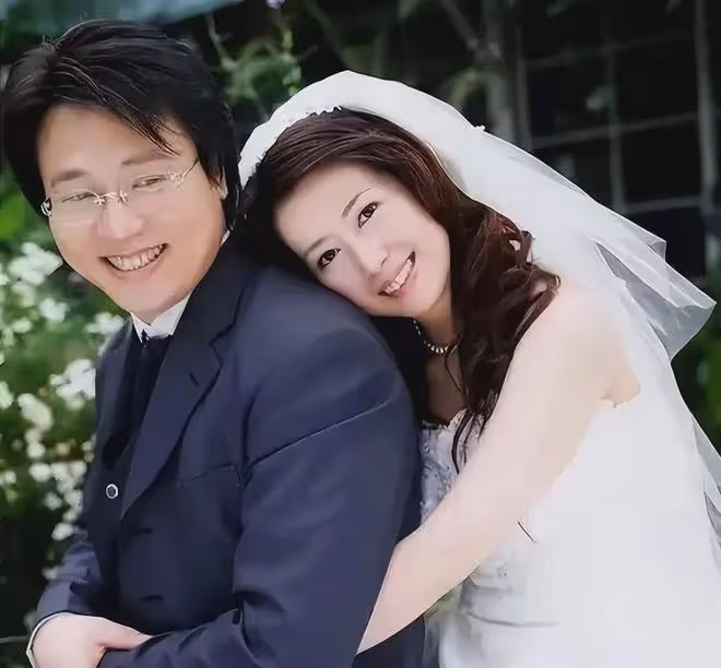 23歲爆火,退圈後結婚,遭丈夫家暴、敲詐,離婚11年,她還好麼?
