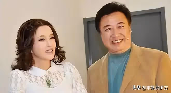 與劉曉慶分手後,11年不談戀愛,卻在49歲娶小19歲嬌妻成人生贏家