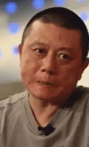 66歲王朔現狀:單身住徐靜蕾別墅,與兩隻貓為伴,有一個心愿未了