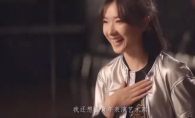 從人見人愛到人淡如菊,再到人設翻車,42歲的萬茜翻車翻得太突然