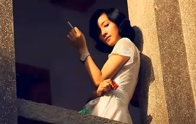 從人見人愛到人淡如菊,再到人設翻車,42歲的萬茜翻車翻得太突然