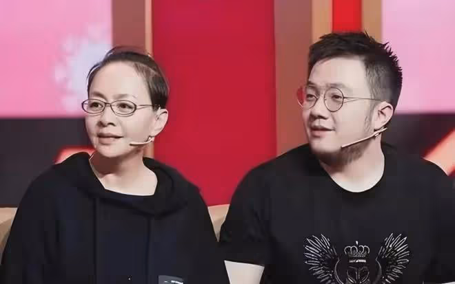 我允許子女啃老,別去啃別人,宋丹丹一句話把巴圖送上熱搜!