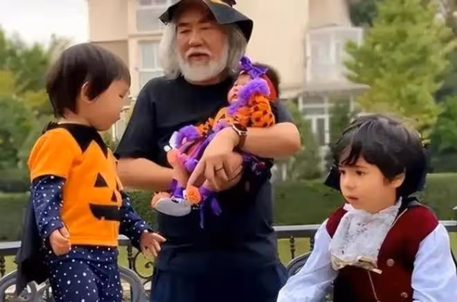 好傢夥,73歲張紀中四胎得女,42歲妻子老來得女,網友:爆龍珠了