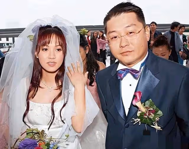 昔日香港歌后嫁入豪門離婚收場,自言曾經很相愛,不後悔結婚