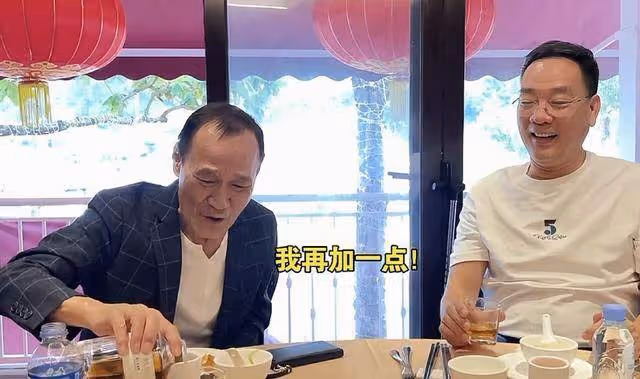 香港知名男星抗癌成功,自覺上天在幫忙,戀愛近50年才和女友結婚
