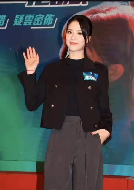 鬆口承認戀情！TVB帥氣小生宣傳新劇認愛同劇小花，網民送祝福