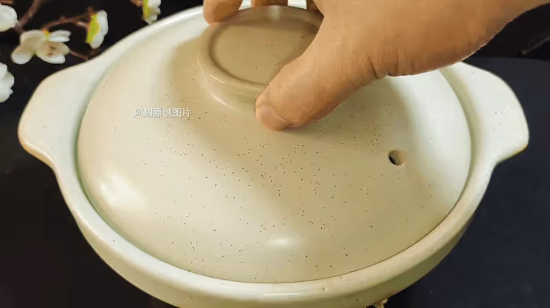 冬天不懂吃這菜太虧了,賽過了吃魚吃肉!簡單燜一鍋,嫩到無敵、口口爆汁,熱乎乎的和冬天最配