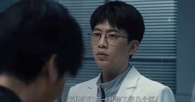 《白夜破曉》費啟鳴遭吐槽!前三案子全靠關宏峰瞎開掛偵破
