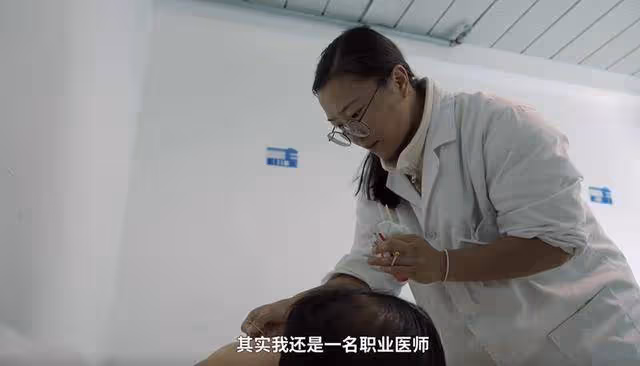 中醫甜妹拿下格鬥冠軍,張偉麗直呼:頭皮發麻