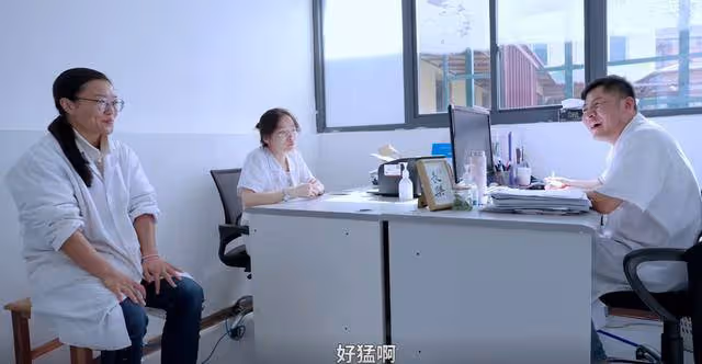中醫甜妹拿下格鬥冠軍,張偉麗直呼:頭皮發麻