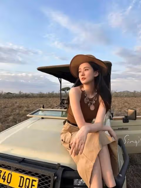 喬欣曬30歲生日看動物大遷徙!膚白貌美大長腿性感妖嬈