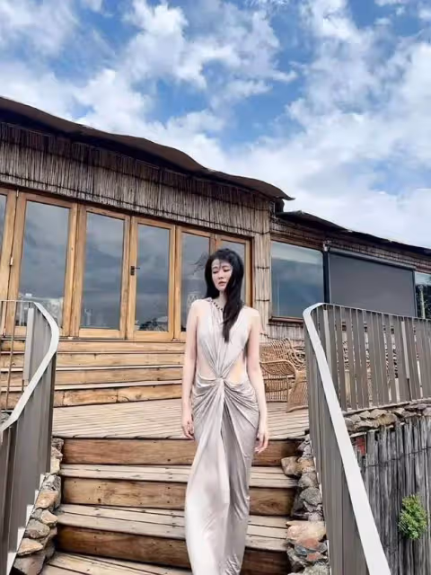 喬欣曬30歲生日看動物大遷徙!膚白貌美大長腿性感妖嬈