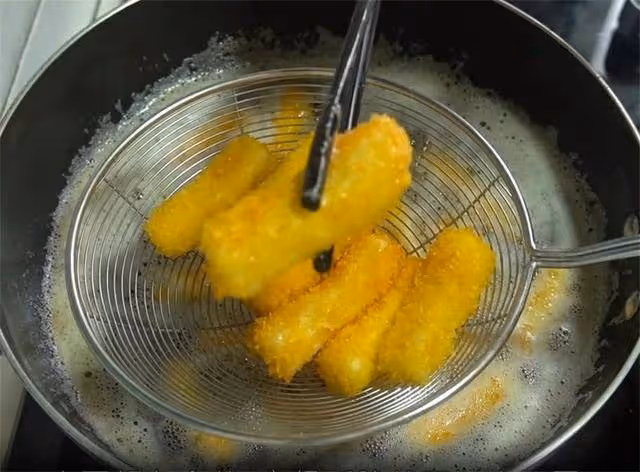 家裡還剩3盒牛奶,媽媽簡單一做,香脆又Q彈,出鍋孩子超愛吃
