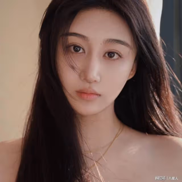 離譜!郭德綱力保秦霄賢,主持的綜藝也照常播,辛雨錫短劇卻遭舉報