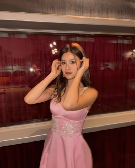 TVB新晉東張女神突然大曬性感,事業線不輸眾咪神!被指撞樣阿Sa!