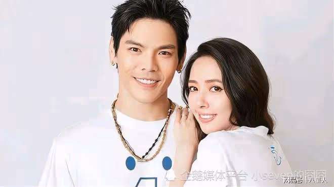 異裝癖?向佐又穿女裝了!直播穿多套火辣女裝,畫面辣眼,評論區淪陷