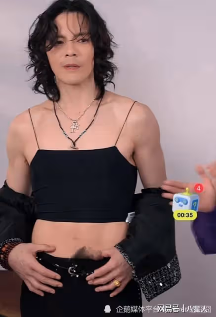 異裝癖?向佐又穿女裝了!直播穿多套火辣女裝,畫面辣眼,評論區淪陷