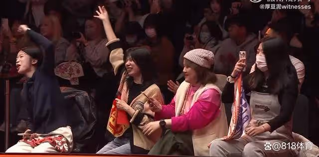 霸氣!王楚欽總決賽3連冠比3手勢:2024有好有壞 慶幸最後依然能比3