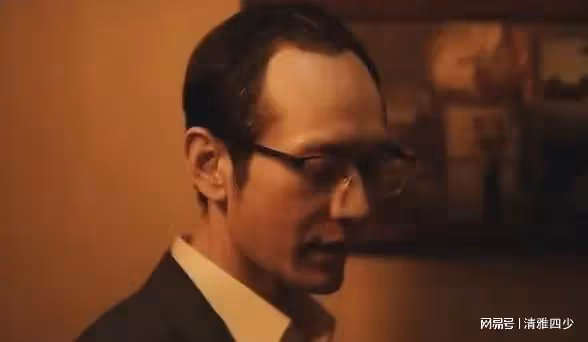 戴假髮的人:黃曉明出演一個有秘密的公益律師