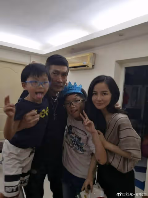 亞視經典節目翻身！72歲老戲骨擔任節目主持，與第三任妻子還未正式離婚