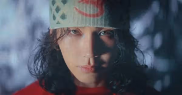 人氣男偶像「曾吸161次大麻」消失⋯　時隔5年復活造型全變了