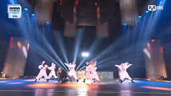 表演失誤沒人發現!BIGBANG太陽跳到慘跌「秒化解危機」 網贊:他是神