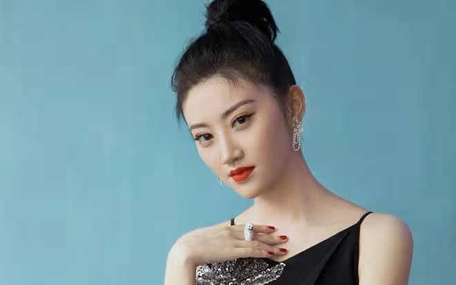 景甜術後不足一月復工配音,敬業美貌雙在線,引髮網友關注