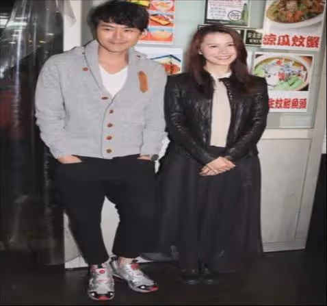 她曾是「星爺御用主播」，他曾是伊面接班人，為何慘被罵了四年？