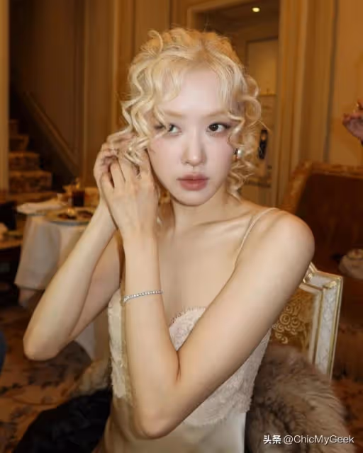 Rosé新歌講前任,情傷多年的舊愛被疑是女生!