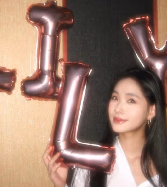 小S為二女兒慶祝17歲生日,女兒富貴名媛氣十足,超會拍照