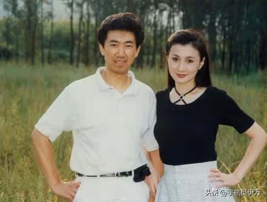 與許晴分手後,14年不談戀愛,卻在42歲娶小8歲上海富婆再度爆紅