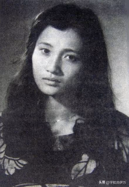 與許晴分手後,14年不談戀愛,卻在42歲娶小8歲上海富婆再度爆紅