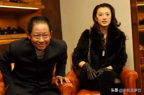 與許晴分手後,14年不談戀愛,卻在42歲娶小8歲上海富婆再度爆紅