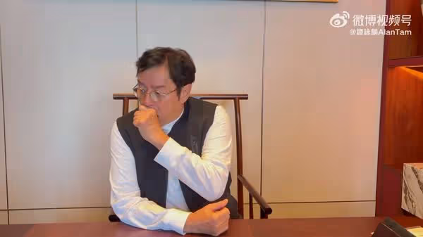 74歲譚詠麟病倒…演出急喊卡! 「吃藥都沒用」拍片憔悴貌曝光