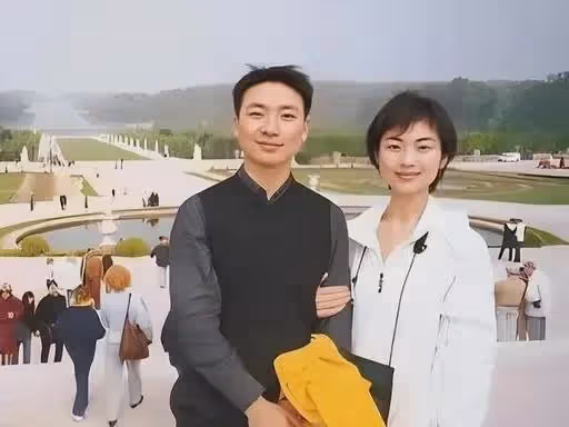 堅持丁克半輩子的康輝,卻在四十多歲時,因為母親一個電話後悔了