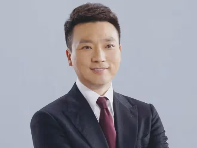堅持丁克半輩子的康輝,卻在四十多歲時,因為母親一個電話後悔了