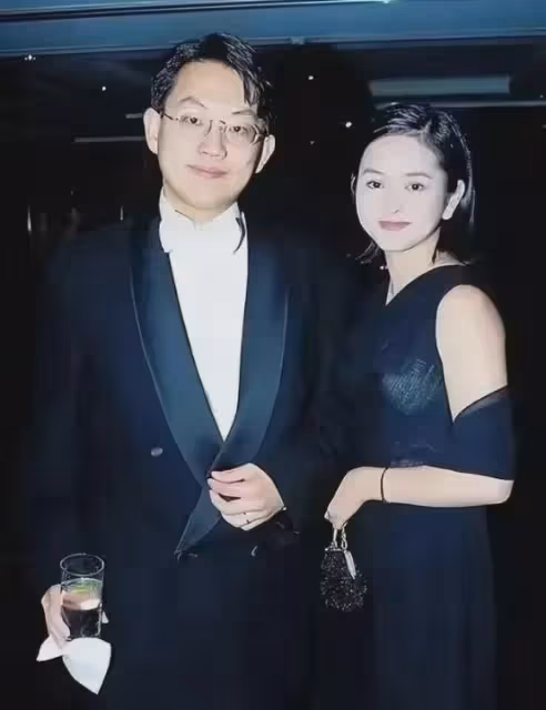 拒絕林志穎,17歲火遍亞洲,巔峰時嫁入豪門,她卻不再幸福