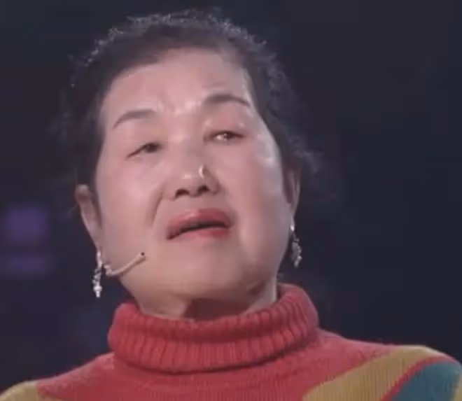 雲南68歲阿姨不顧家人反對,苦尋50年前初戀,發現對方竟終身未婚