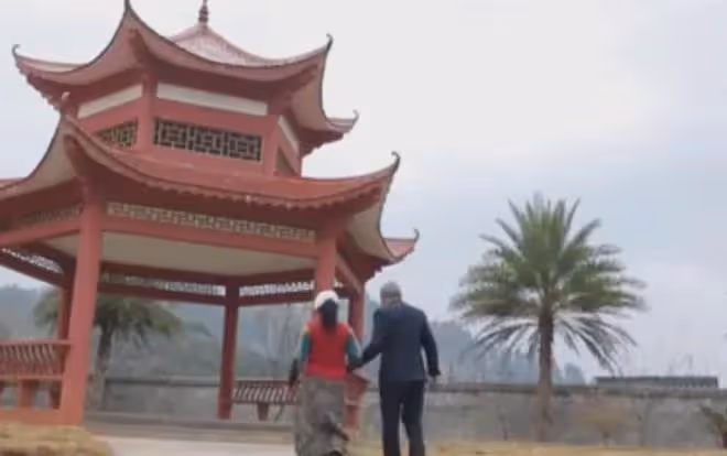 雲南68歲阿姨不顧家人反對,苦尋50年前初戀,發現對方竟終身未婚