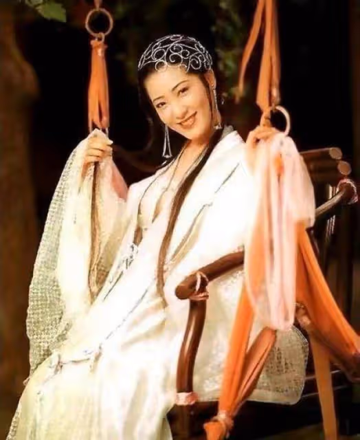 一輩子演了兩部性感片,至今仍是「亞洲第一美胸」,其中一部是《金瓶梅》