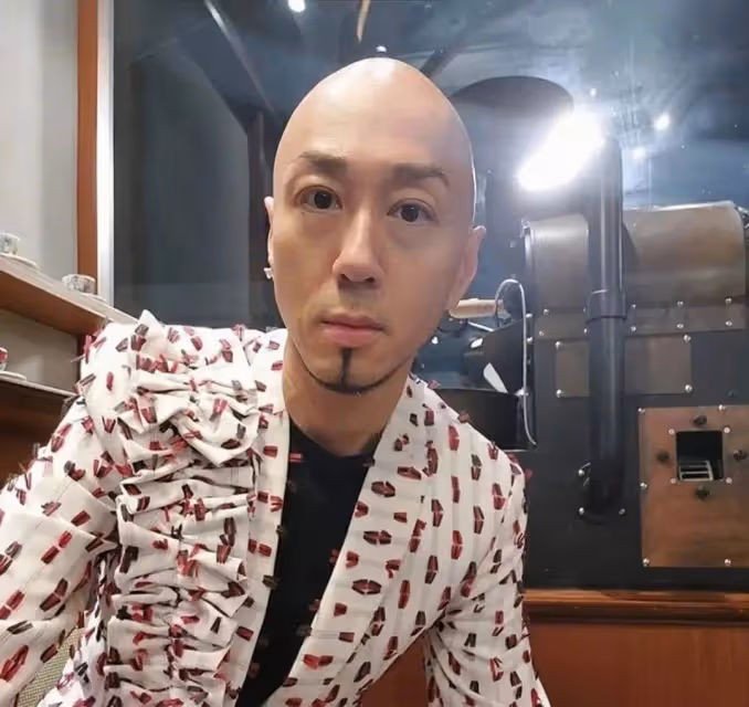 TVB「金牌綠葉」戴耀明無劇可拍,到餐廳洗廁所倒垃圾,月入過萬維持生計
